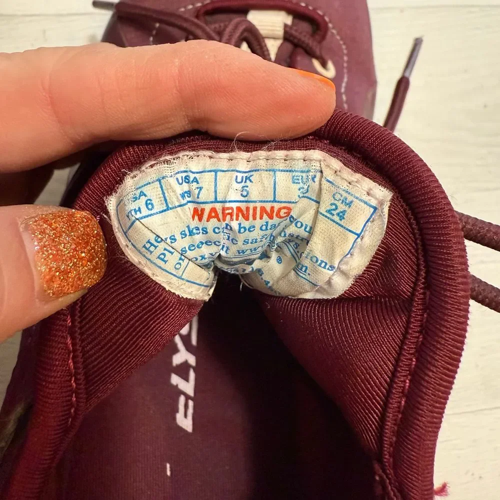 Heelys Piper Mid Top Sneaker Burgundy youth 6 Womens‎ Size 7